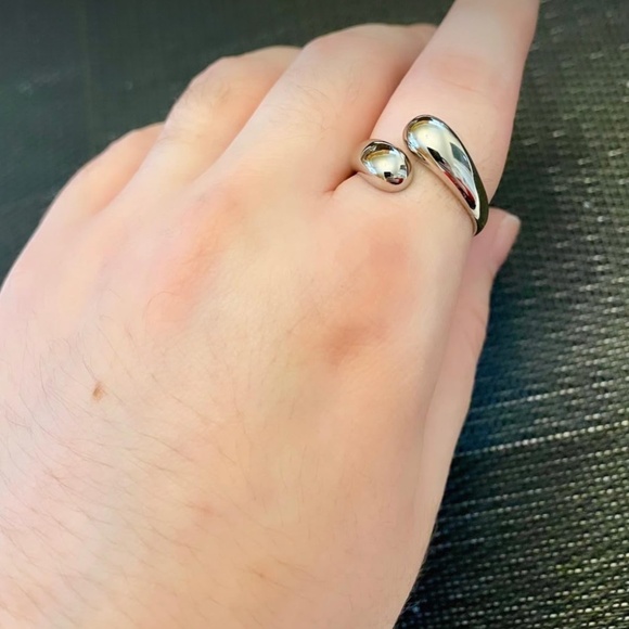 Neiman Marcus 14K Gold Plated Chunky Open Twist Stackable Ring - Picture 4 of 8